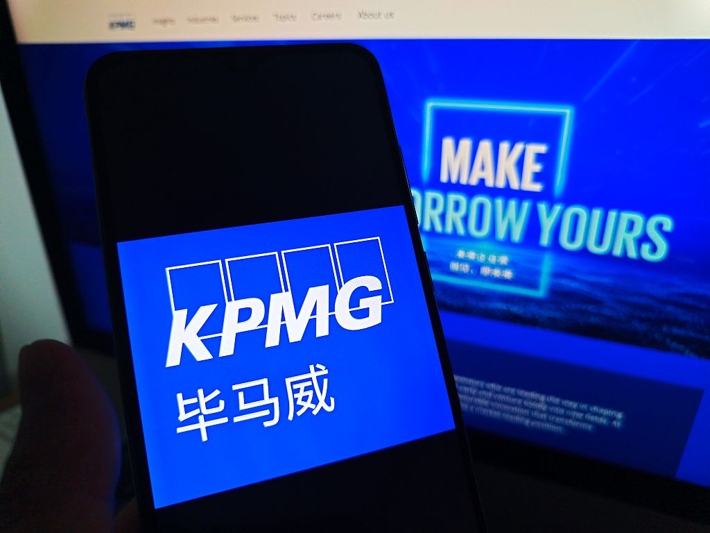 KPMG trekt rapport in door AI-hallucinaties: de les voor jouw bedrijf