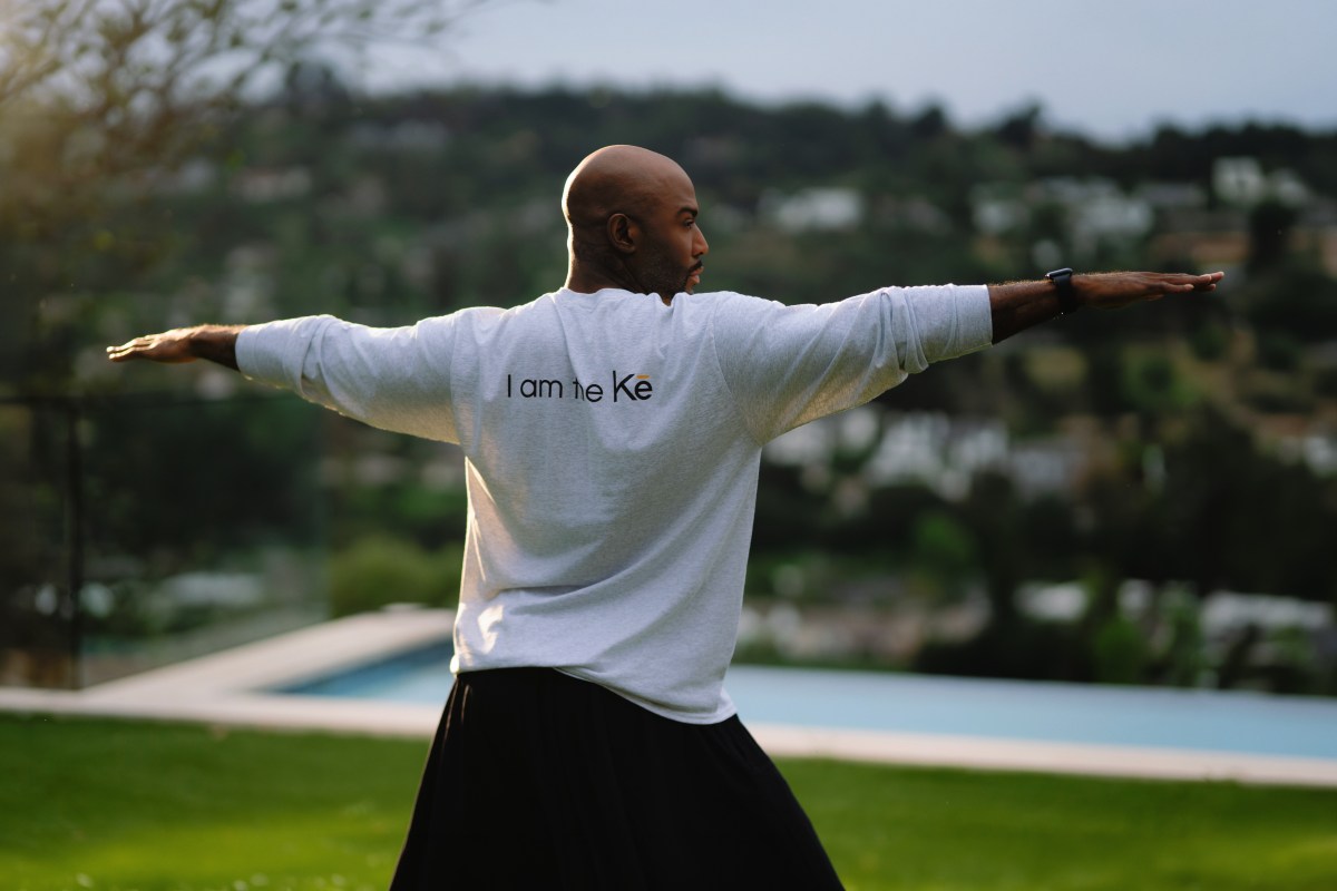 Queer Eye-coach Karamo Brown lanceert een AI-kloon van zichzelf