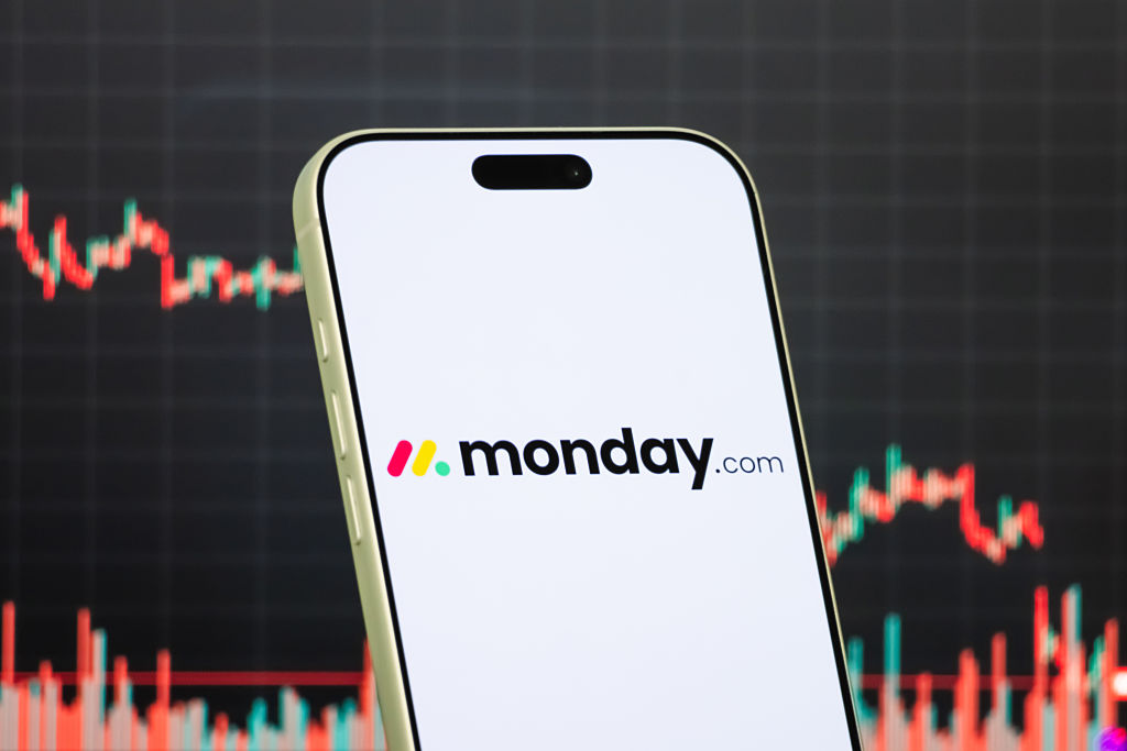 Monday.com ontslaat honderden mensen om op AI te focussen: wat dit betekent voor jouw werk